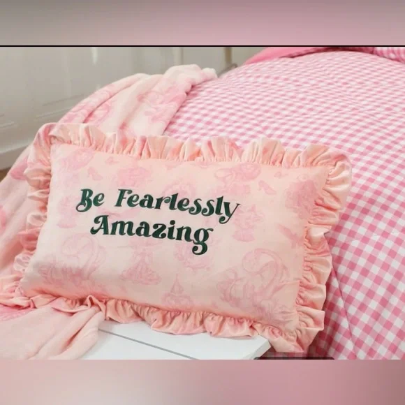 Wicked For Good x Katie Kime 'Be Fearlessly Amazing' Rectangle Throw Pillow Pink - Picture 4 of 5